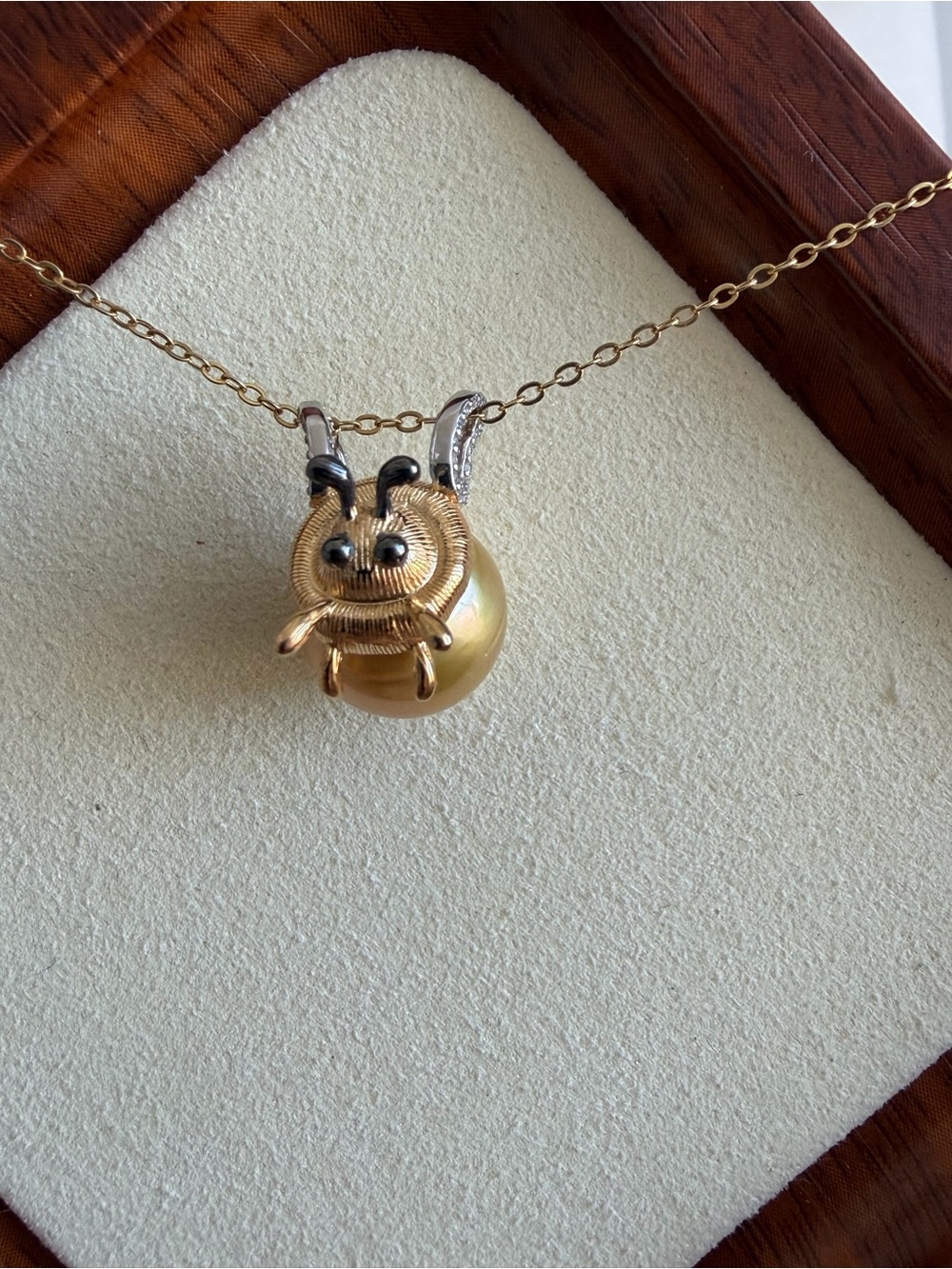 South Sea Golden Pearl Bee Pendant 🐝 | 11.8mm | S925 Sterling Silver | New - Picture 10 of 11